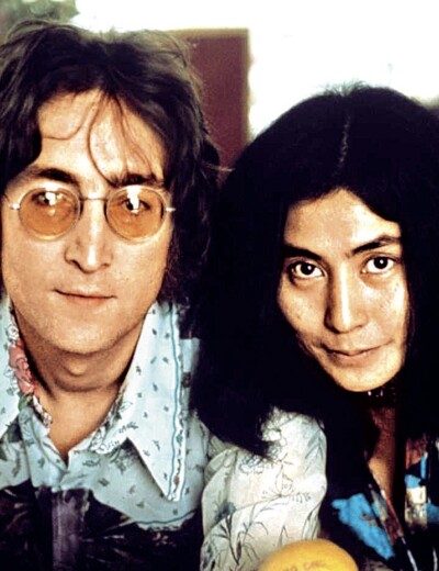 Když měli John Lennon a Yoko Ono krizi v manželství, darovala mu milenku