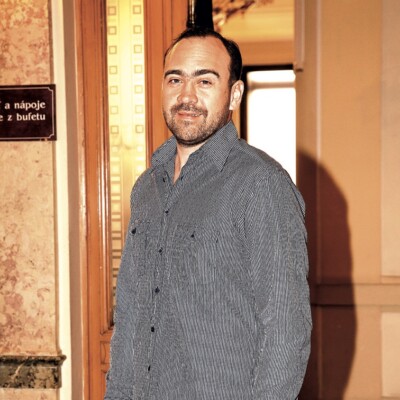 Svatba Hány s mladou přítelkyní?