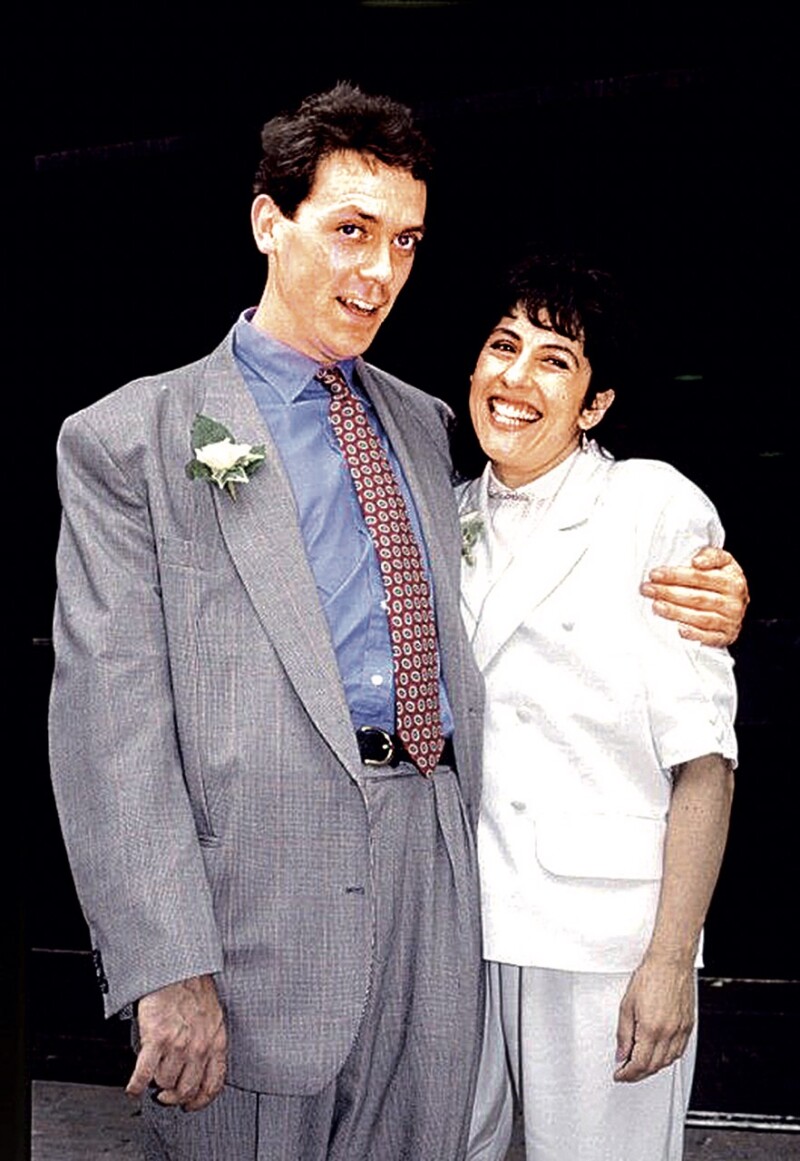 Temné chvíle v duši zkusil Hugh Laurie řešit nevěrou