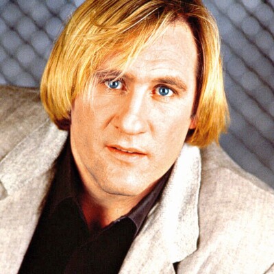 Gérard Depardieu: Miluju dotýkat se žen, ale sexuální agresor nejsem!