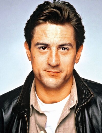 Robert De Niro se nerad dívá na svoje filmy, obvykle u nich usne