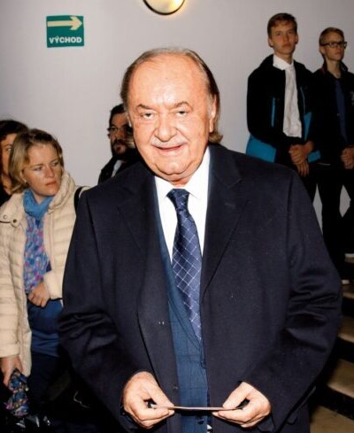 František Janeček: Vybírá si mladé holky