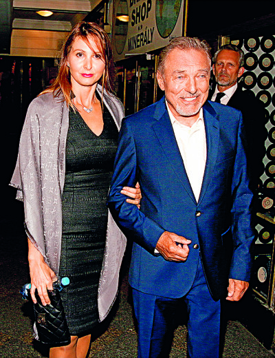 Karel Gott ve spárech žen!