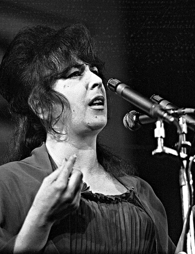 Eva Olmerová – Ničil ji komunismus, muži i alkohol