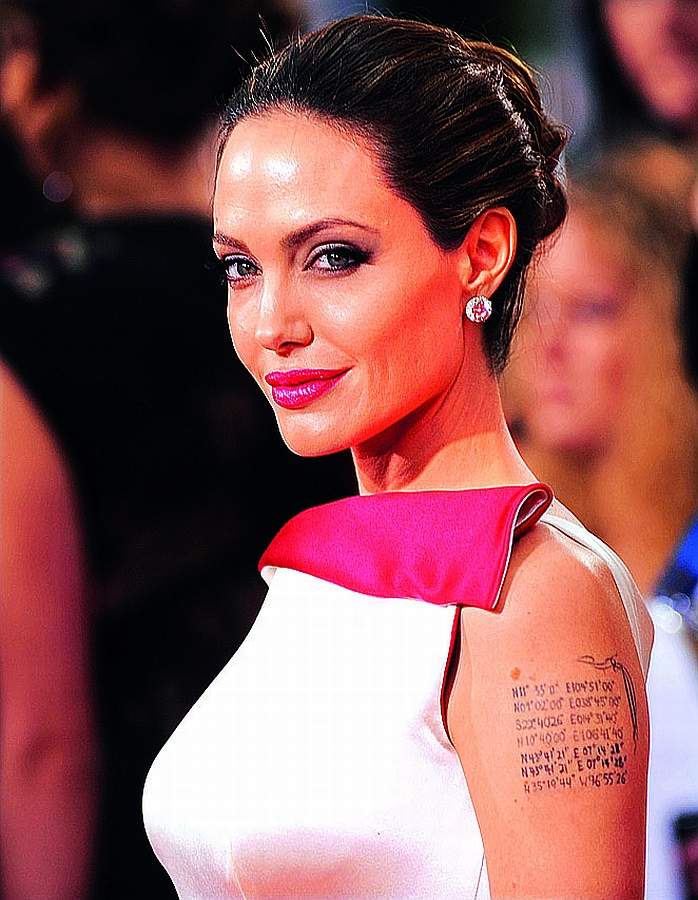 Děti Angeliny Jolie mluví sedmi jazyky!