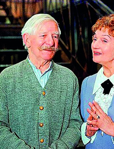 Moudrý, spořádaný a velice slušný člověk, který propadl divadlu na celý svůj život