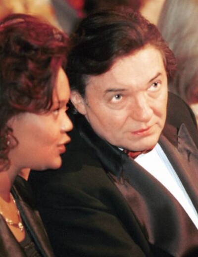 Exotická kráska provedla Karlu Gottovi to, na co nebyl zvyklý!