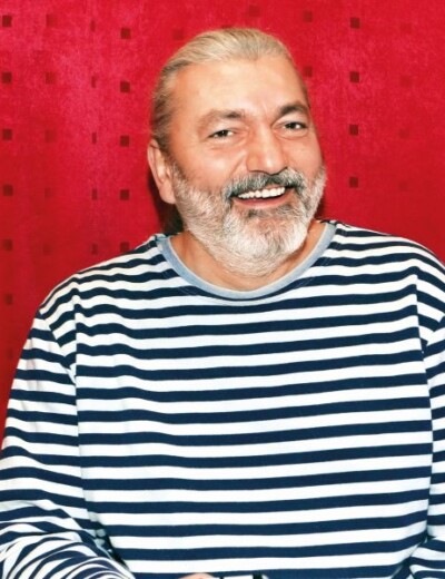 Dostaví Hůlka dům, než se mu narodí dítě?