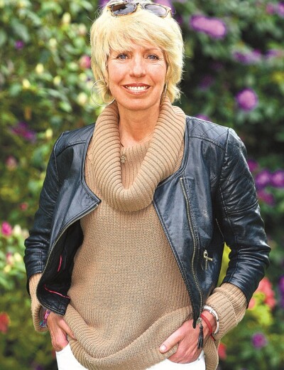 Nečekaná sebevražda maminky a manžela poznamenaly krutě její život