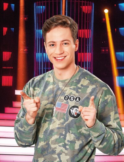 Peroutku pronásleduje šílená fanynka!