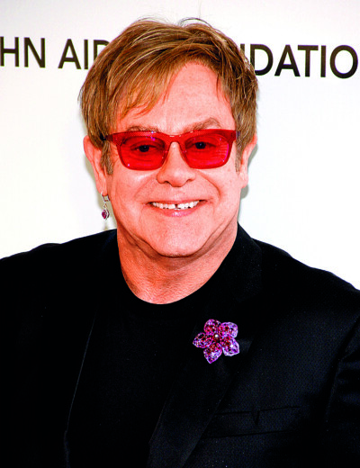 Elton John: Dva dny sváděl boj o holý život