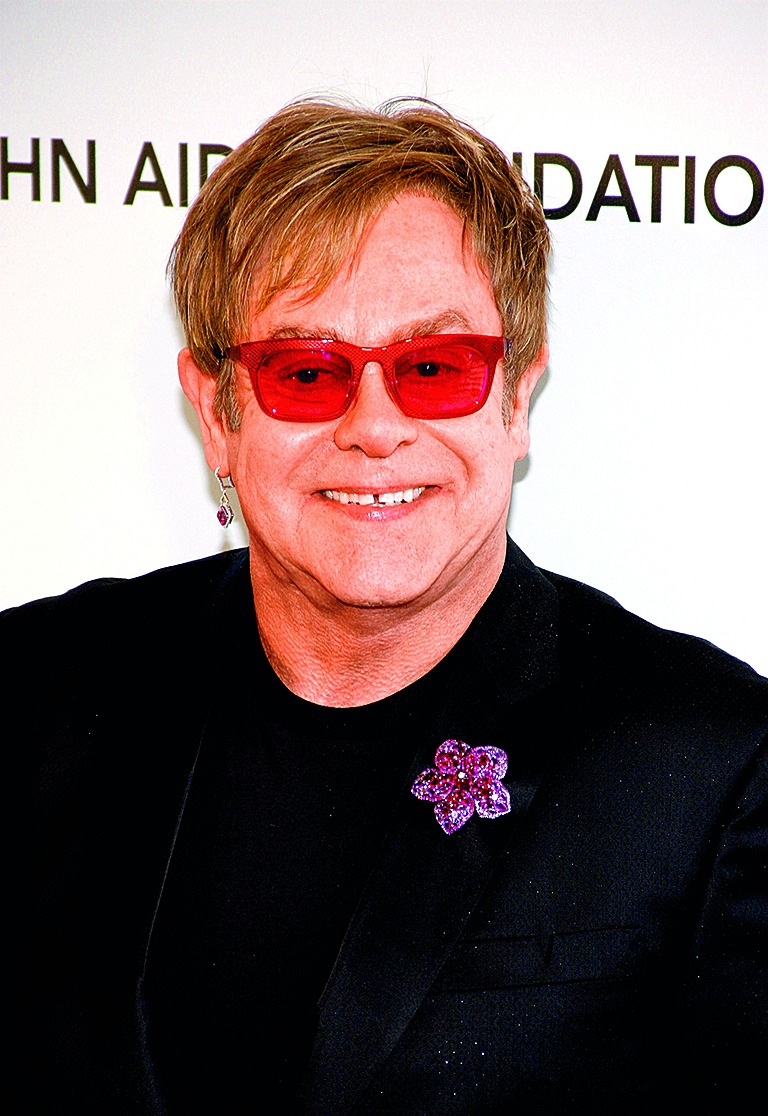 Elton John: Dva dny sváděl boj o holý život