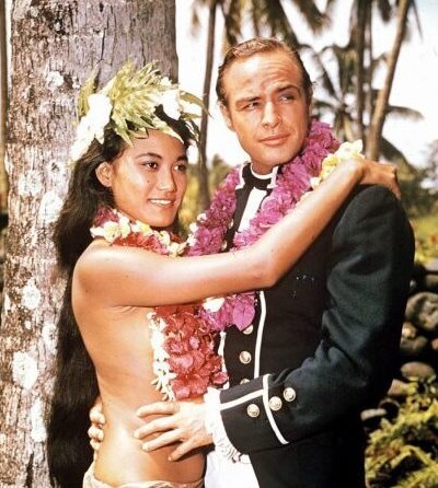 Svoji exotickou manželku Marlon Brando celá léta týral!