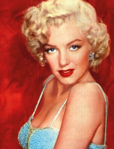 Dětství krásné Marilyn Monroe zničila její šílená matka!