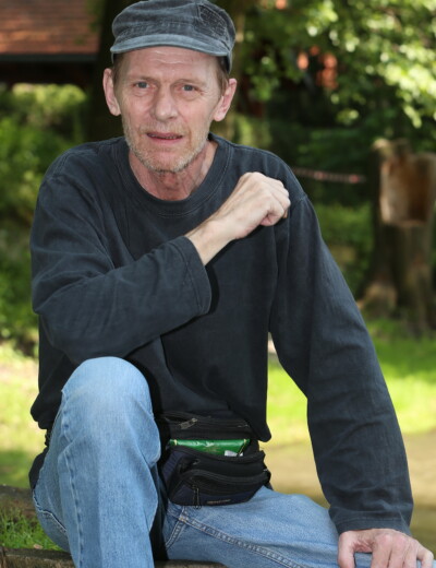 Jiří Schmitzer: JEHO HONORÁŘE VŠECHNY ŠOKUJÍ!