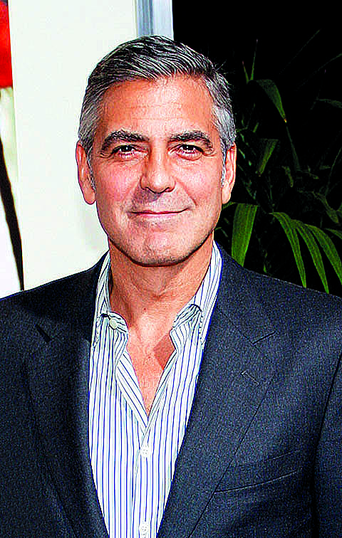 George Clooney: Objímal blondýnu