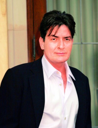Charlie Sheen: Chtěl jsem se zastřelit!