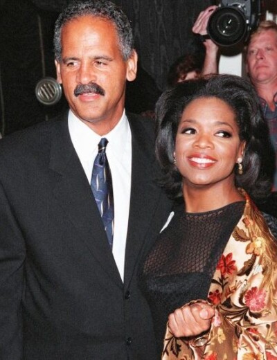 Oprah Winfrey, jedna z nejbohatších Američanek je bezdětná a neprovdaná!