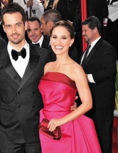 Oscarová herečka Natalie Portman otěhotněla s choreografem během natáčení filmu!